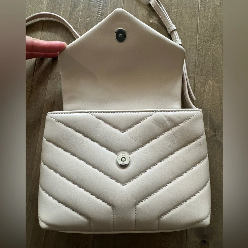 ❣️Authentic Saint Laurent Lulu toy bag with leather shoulder/ crossbody strap - Picture 4 of 13